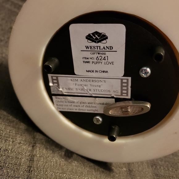 Kim Anderson 'Forever Young' Music Box Snow Globe - Picture 7 of 8